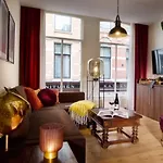 Hotelsuites Hotell 4*