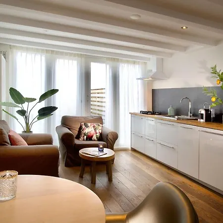 호텔 Haarlem Hotel Suites 4*
