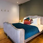 Haarlem Hotel Suites 4*